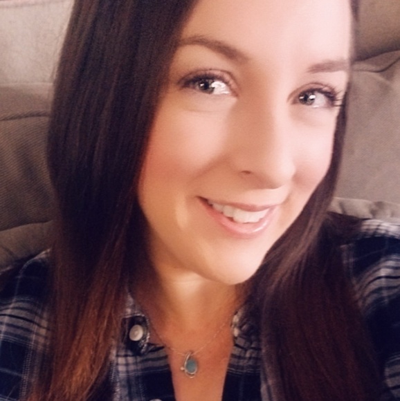 Meet your Posher, Alexis - Picture 3 of 3